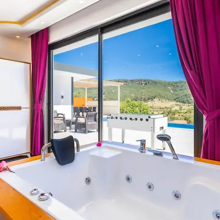 Saribelen 2 Bedroom With Private Pool كالكان