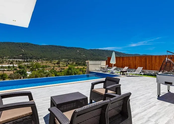 Saribelen 2 Bedroom With Private Pool